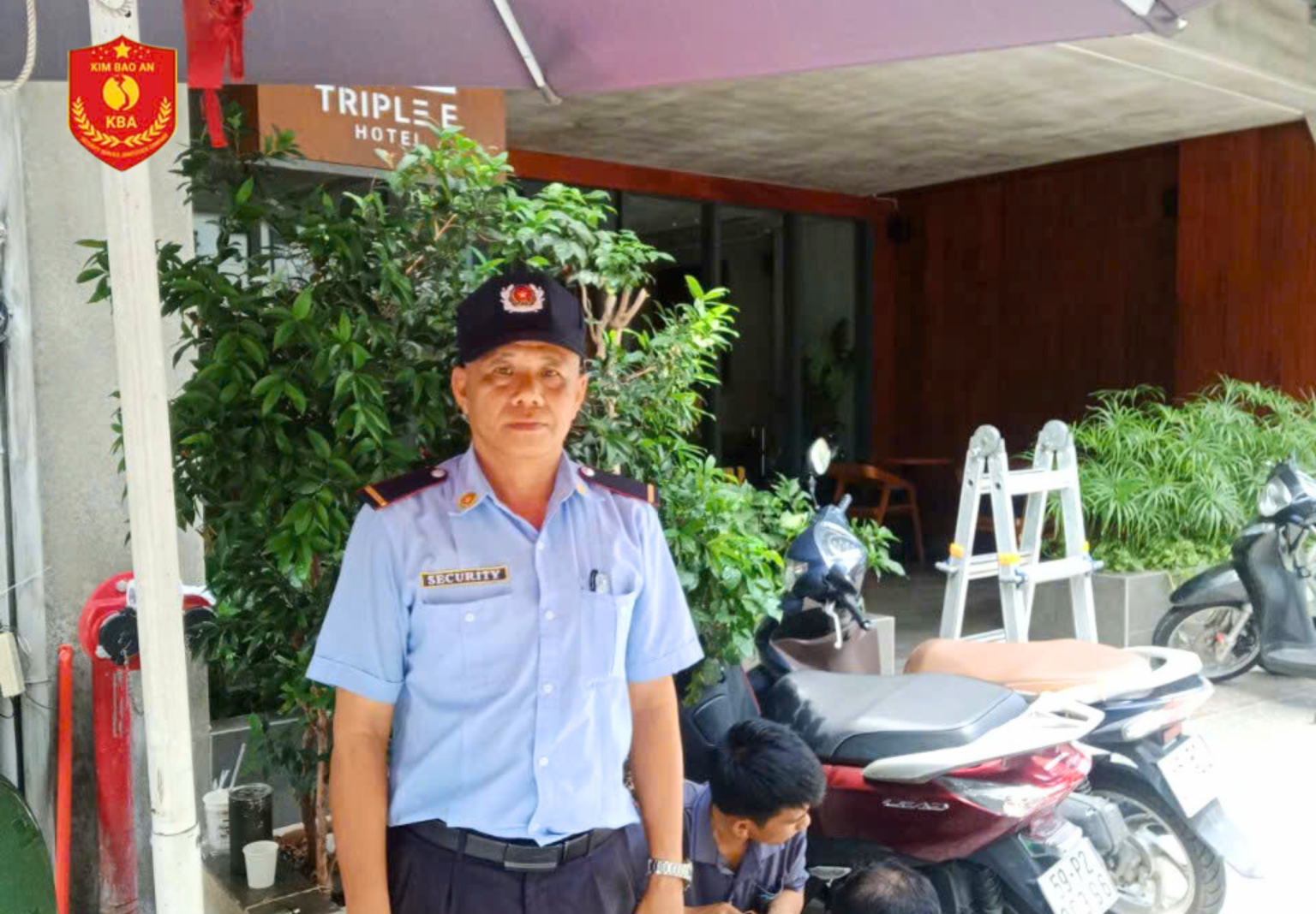 bảo vệ cửa hàng chuyên nghiệp